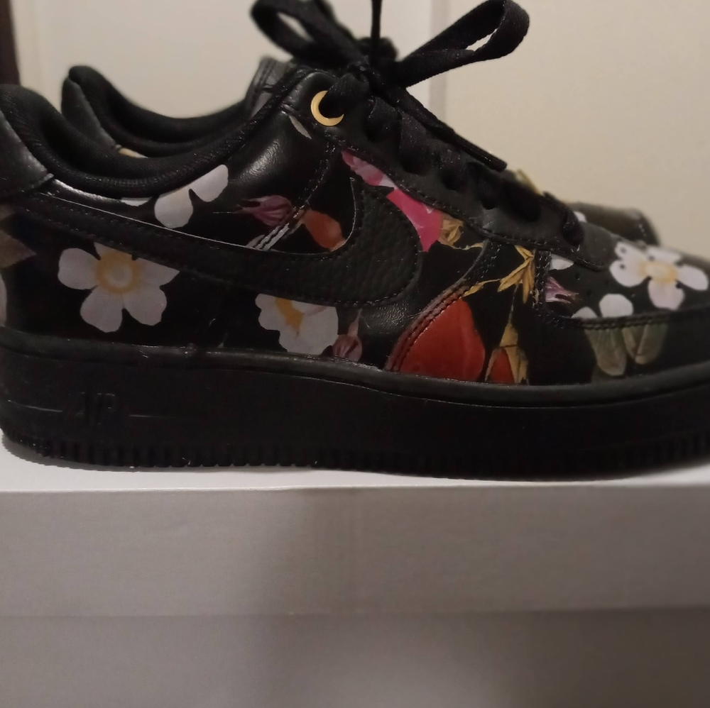 🔥🔥Nike Air Force 1 '07 Lxx Floral🔥🔥